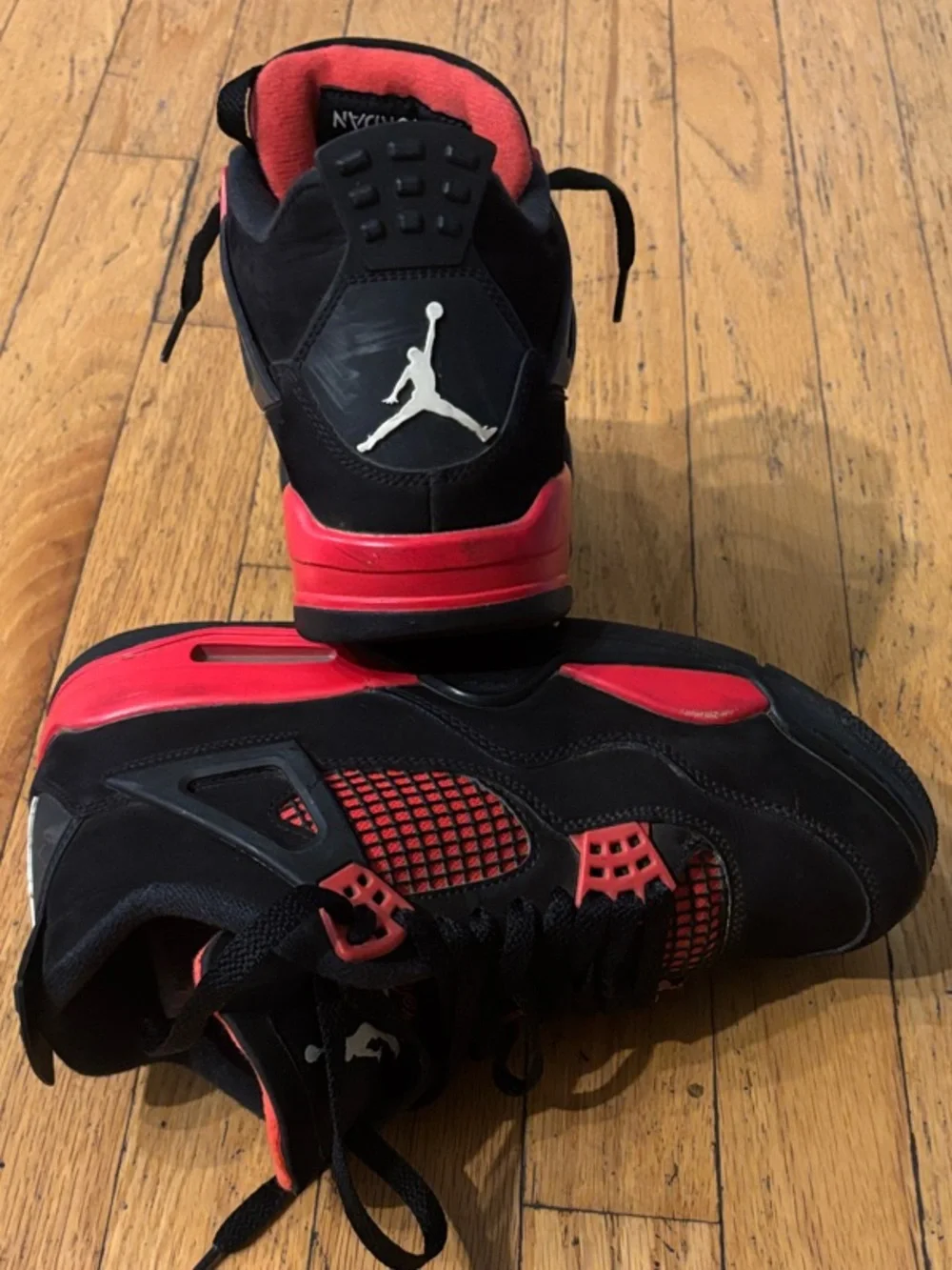 Air Jordan 4 Retro 'Red Thunder' Sneakers - Black & Crimson - M7